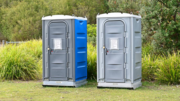 Best VIP or Luxury Restroom Trailers  in Hollins, VA